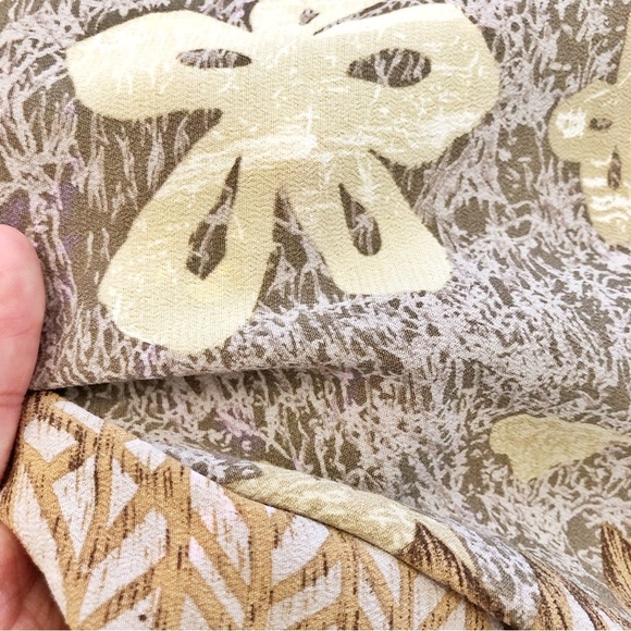 LINEAGE Patterns Floral Hippie Oversized Short Sleeves Button Down Shirt Blouse. - Picture 3 of 12